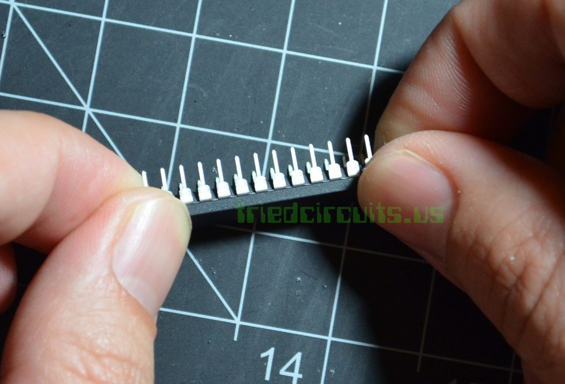 Bend ATtiny328p pins slightly Bend ATtiny328p pins slightly